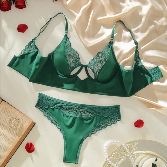 Lace Underwire Lingerie Set 💋 - Picture 4 of 4